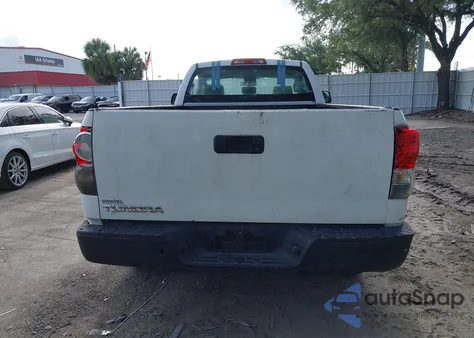 2010 Toyota Tundra Grade V6 z USA, uszkodzony, nr VIN 5TFLU5F10AX022832